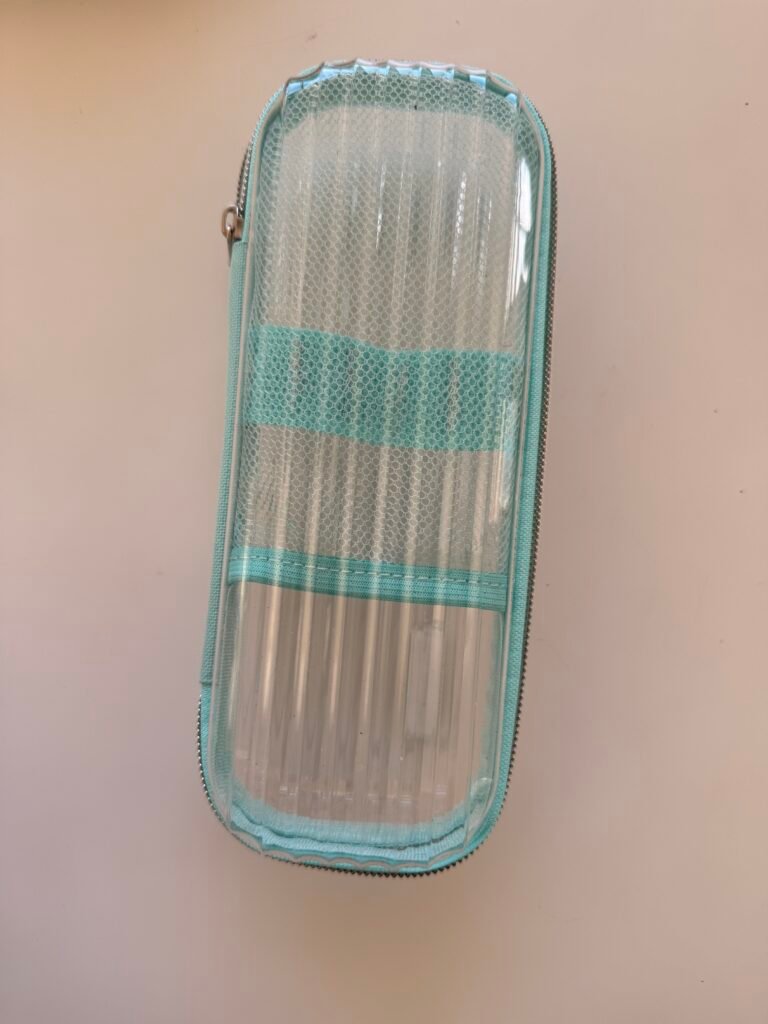 Estuche transparente celeste | Tiene todo lo que buscas